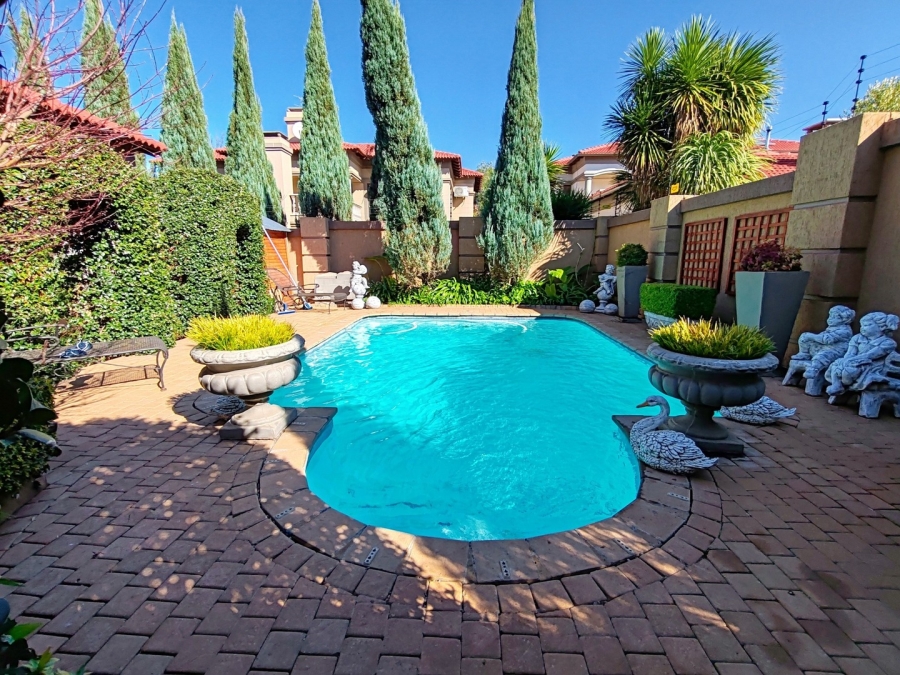 4 Bedroom Property for Sale in Van Der Hoff Park North West